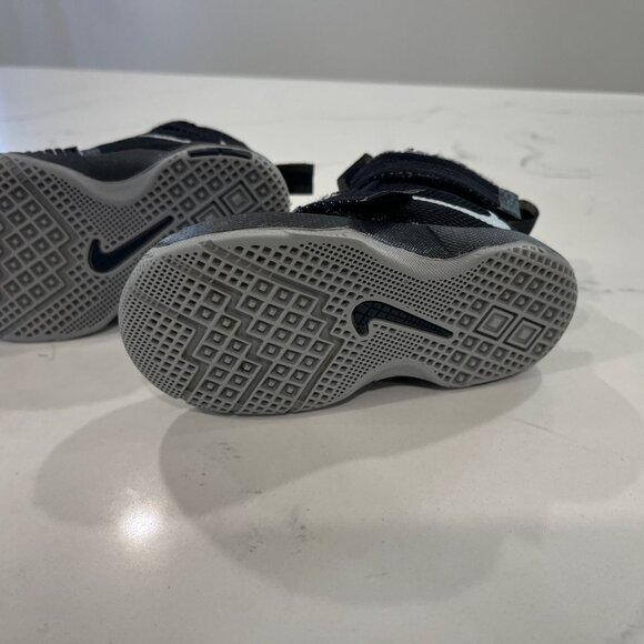 Nike Lebron Soldier IXTD Baby Gray Size 5C /11CM Basketball Trainers Velcro - Picture 9 of 10